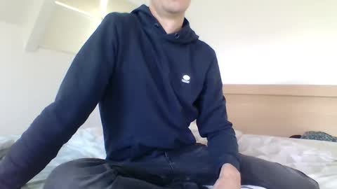 Snapshot of sneakerboy444 chatting on 2, 11, 2025 sneakerboy444 online show from 2, 11, 2025