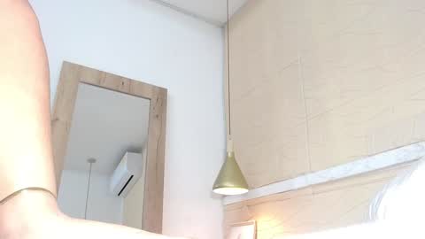 Snapshot of sneakyy_fantasy chatting on 14, 1, 2025 Hellen online show from 14, 1, 2025