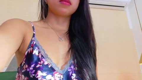 Snapshot of sneakyy_fantasy chatting on 26, 2, 2025 Hellen online show from 26, 2, 2025