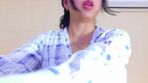 Snapshot of sneakyy_fantasy chatting on 28, 2, 2025 Hellen online show from 28, 2, 2025