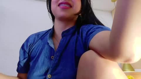 Snapshot of sneakyy_fantasy chatting on 6, 3, 2025 Hellen online show from 6, 3, 2025