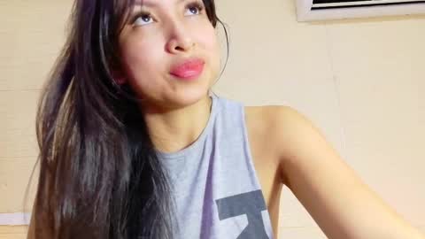 Snapshot of sneakyy_fantasy chatting on 8, 3, 2025 Hellen online show from 8, 3, 2025