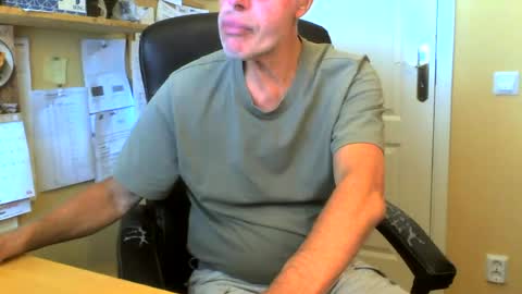Snapshot of snickarn335731 chatting on 27, 7, 2026 snickarn335731 online show from 27, 7, 2026