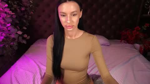 Snapshot of snow_whiteeex chatting on 8, 10, 2025 snow_whiteeex online show from 8, 10, 2025