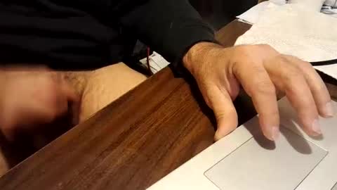 watchmecum online show from 27, 10, 2025