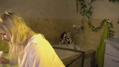 Ellie online show from 10, 7, 2026