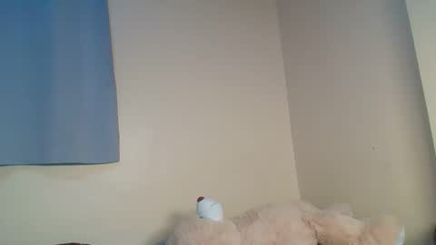 Snowie eyes online show from 17, 12, 2025