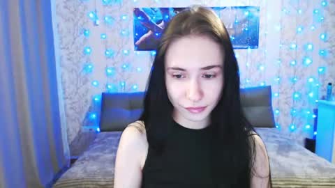 Snapshot of snowwhate_00 chatting on 19, 4, 2026 SnowWhate 00 online show from 19, 4, 2026