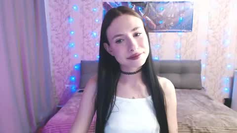Snapshot of snowwhate_00 chatting on 29, 5, 2026 SnowWhate 00 online show from 29, 5, 2026