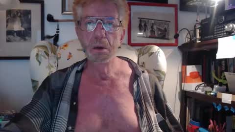 ImYourBitch online show from 17, 11, 2025