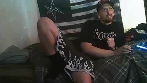Snapshot of socalloverboy2 chatting on 10, 5, 2026 readyformy milf online show from 10, 5, 2026