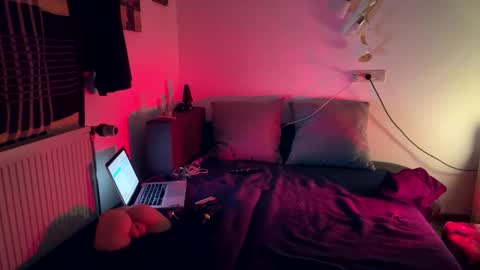 Snapshot of soccer_king09 chatting on 6, 11, 2025 sweet-big-cock26 online show from 6, 11, 2025