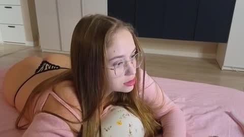 Snapshot of sofaris chatting on 1, 12, 2025 Sophy online show from 1, 12, 2025