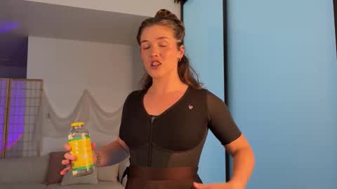 Snapshot of sofftrose chatting on 27, 10, 2025 Julia online show from 27, 10, 2025