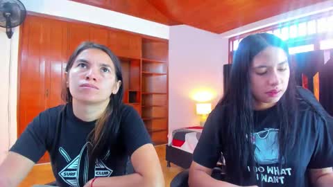Snapshot of soffy_and_mia chatting on 10, 10, 2025 soffy and mia online show from 10, 10, 2025