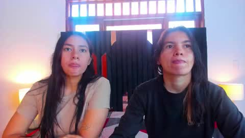 Snapshot of soffy_and_mia chatting on 11, 10, 2025 soffy and mia online show from 11, 10, 2025