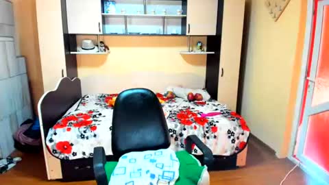 Snapshot of soffy_skye chatting on 27, 6, 2026 Soffy online show from 27, 6, 2026