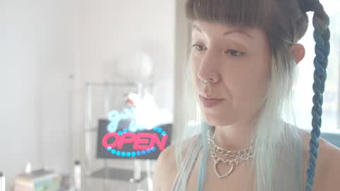 Sofi Mora online show from 15, 1, 2025