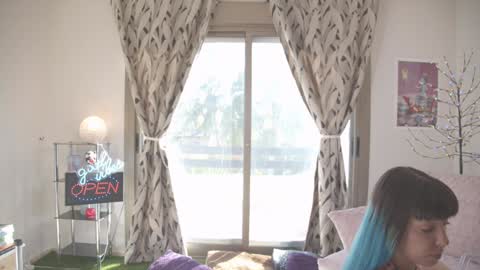 Sofi Mora online show from 8, 2, 2025