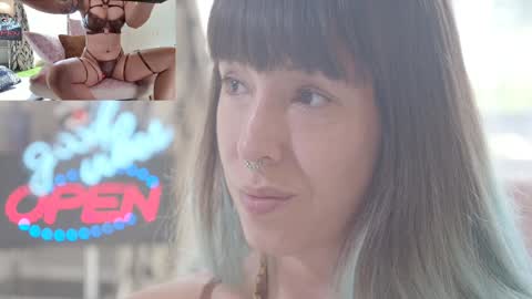 Sofi Mora online show from 27, 9, 2025