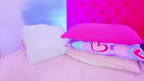 Snapshot of sofia_girl_ chatting on 8, 12, 2024 SOFIA online show from 8, 12, 2024