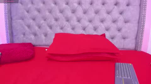 Snapshot of sofia_girl_ chatting on 12, 11, 2025 SOFIA online show from 12, 11, 2025