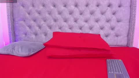 Snapshot of sofia_girl_ chatting on 4, 12, 2025 SOFIA online show from 4, 12, 2025