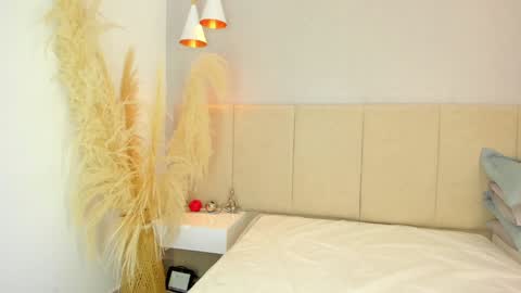 SOFIA PAMELA online show from 21, 1, 2025