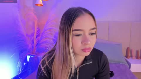 SOFIA PAMELA online show from 4, 2, 2025