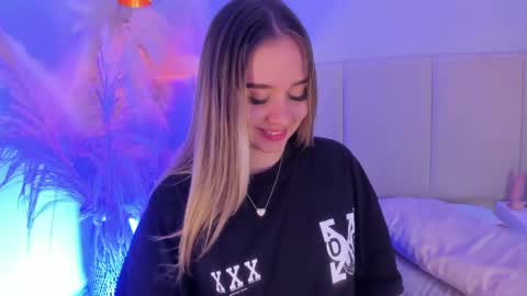 SOFIA PAMELA online show from 11, 3, 2025