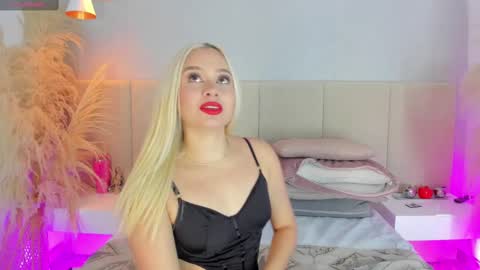 SOFIA PAMELA online show from 28, 9, 2025
