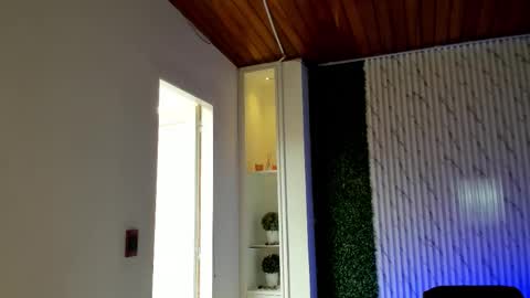 Sofia caramel online show from 5, 1, 2026