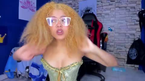 sofiacastillo01 online show from 15, 2, 2025