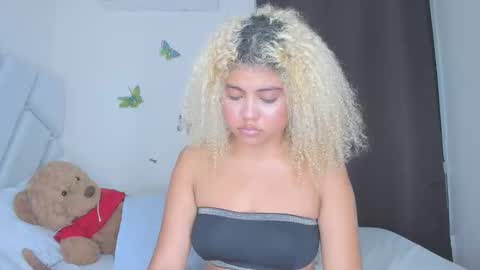 Snapshot of sofiacastillo01 chatting on 24, 2, 2026 sofiacastillo01 online show from 24, 2, 2026