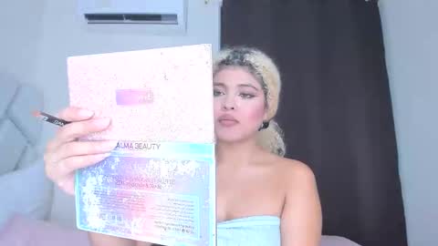 Snapshot of sofiacastillo01 chatting on 28, 2, 2026 sofiacastillo01 online show from 28, 2, 2026