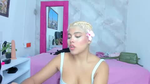 Snapshot of sofiacastillo01 chatting on 21, 6, 2026 sofiacastillo01 online show from 21, 6, 2026