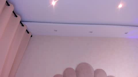Snapshot of sofiagomez_1 chatting on 8, 6, 2026 SOFI online show from 8, 6, 2026