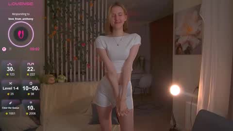 Sofia Help me overcome shynes with 100 thumbs up online show from 23, 11, 2025