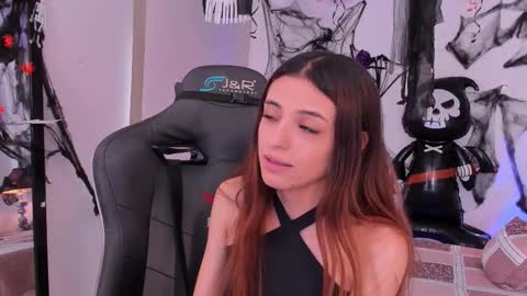 Sofia  Help me reach 5K followers  online show from 6, 10, 2025