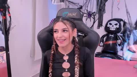 Sofia  Help me reach 5K followers  online show from 16, 10, 2025