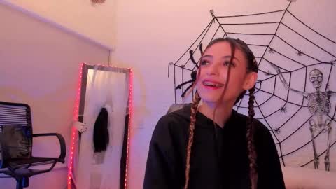 Sofia  Help me reach 5K followers  online show from 23, 10, 2025