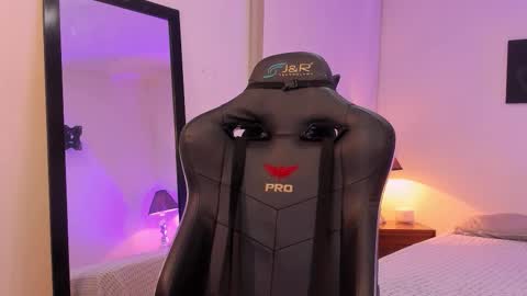 Sofia  Help me reach 5K followers  online show from 14, 11, 2025