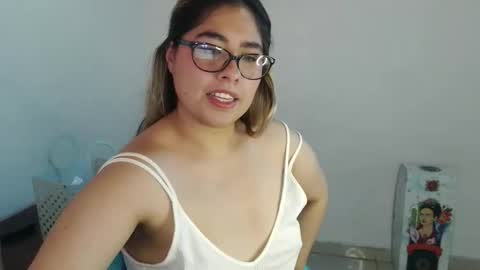 Snapshot of sofiazaf447769 chatting on 15, 12, 2025 SOFIA online show from 15, 12, 2025