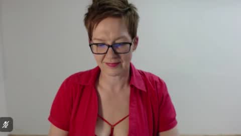 Sofie Velvet online show from 9, 4, 2026