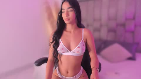 Snapshot of sofiewild_ chatting on 29, 11, 2025 sofie online show from 29, 11, 2025