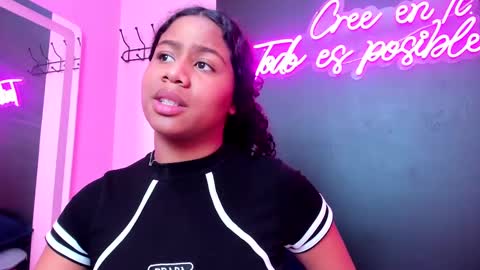 sofiifox online show from 5, 3, 2025