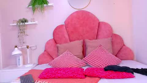 SOFITEEN  online show from 14, 12, 2025