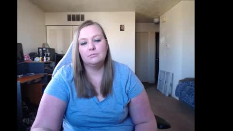 Snapshot of softerpeaches chatting on 28, 1, 2025 Rose online show from 28, 1, 2025