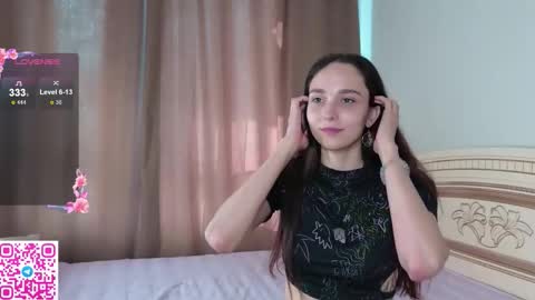 Snapshot of softiedream chatting on 3, 10, 2025 Elly online show from 3, 10, 2025