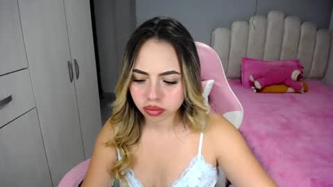 Snapshot of softkiss_x chatting on 10, 4, 2026 Fran online show from 10, 4, 2026